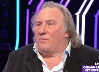 Gérard Depardieu raconte son arrestation à Paris en état d’ébriété (détail) Gérard Depardieu raconte son arrestation à Paris en état d'ébriété (détail)