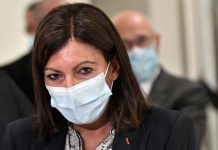 Hidalgo en « désaccord » avec les nouvelles mesures « très restrictives » contre le Covid (détail) Hidalgo en "désaccord" avec les nouvelles mesures "très restrictives" contre le Covid (détail)