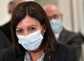 Hidalgo en « désaccord » avec les nouvelles mesures « très restrictives » contre le Covid (détail) Hidalgo en "désaccord" avec les nouvelles mesures "très restrictives" contre le Covid (détail)