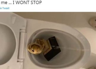 Kanye West en colère, urine sur son Grammy Award dans une vidéo virale Kanye West en colère, urine sur son Grammy Award dans une vidéo virale