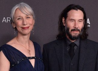 Keanu Reeves et Alexandra Grant : Pourquoi ils ont gardé leur relation secrète? (détail) Keanu Reeves et Alexandra Grant : Pourquoi ils ont gardé leur relation secrète? (détail)