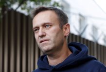 Navalny peut se lever de son lit, son état de santé s’améliore (détail) Navalny peut se lever de son lit, son état de santé s'améliore (détail)