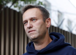 Navalny peut se lever de son lit, son état de santé s’améliore (détail) Navalny peut se lever de son lit, son état de santé s'améliore (détail)