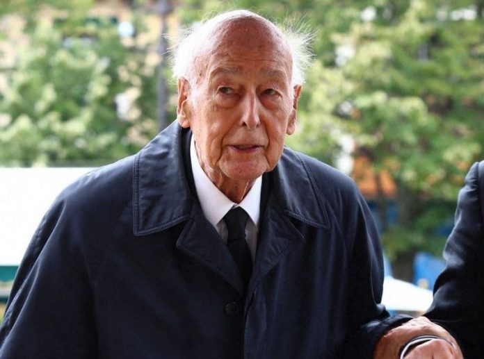 Valéry Giscard d'Estaing hospitalisé à Paris en réanimation (détail)