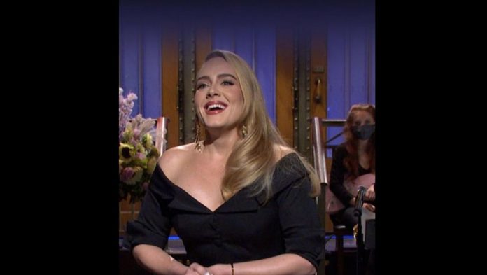 Adele : La star se moque en direct de sa perte de poids (VIDEO)
