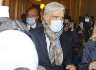 Bernard Tapie : son double cancer a « très gravement progressé » (détail) Bernard Tapie : son double cancer a "très gravement progressé" (détail)