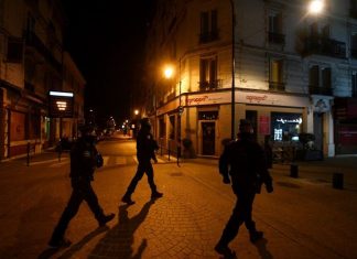 Coronavirus France en direct : Macron planche sur un reconfinement national de 4 semaines Coronavirus France en direct : Macron planche sur un reconfinement national de 4 semaines