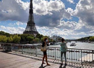 Coronavirus en direct : La France « loin du déconfinement » Déconfinement progressif en France : réouverture de tous les commerces dès ce samedi