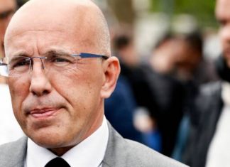 Eric Ciotti visé par une enquête pour « détournement de fonds publics » (détail) Eric Ciotti visé par une enquête pour « détournement de fonds publics » (détail)