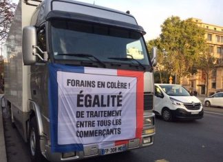 Forains, chauffeurs VTC et autocaristes manifestent (détail) Forains, chauffeurs VTC et autocaristes manifestent (détail)
