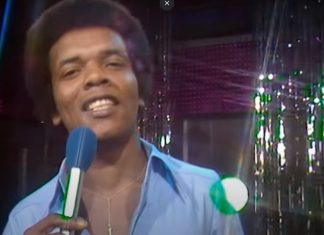 Le chanteur Johnny Nash est décédé à 80 ans: il chantait « I can see clearly now » Le chanteur Johnny Nash est décédé à 80 ans: il chantait "I can see clearly now"