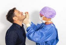 Les pharmaciens demandent des moyens pour pratiquer les tests antigéniques (détail) Les pharmaciens demandent des moyens pour pratiquer les tests antigéniques (détail)