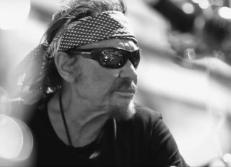 Nouveau clip inédit de Johnny Hallyday dévoilé Nouveau clip inédit de Johnny Hallyday dévoilé