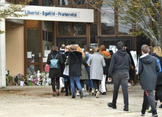 Qui est l’enseignant decapité ? Samuel Paty, un prof « à fond dans son métier” Qui est l'enseignant decapité ? Samuel Paty, un prof "à fond dans son métier”