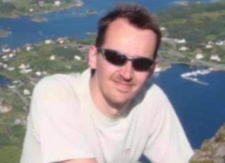 Samuel Paty : après l’hommage, l’enquête suit son cours (détail) Samuel Paty : après l'hommage, l'enquête suit son cours (détail)