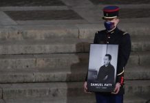 Samuel Paty : prison avec sursis pour l’étudiante qui a dit qu’il « méritait » de mourir (détail) Samuel Paty : prison avec sursis pour l'étudiante qui a dit qu'il "méritait" de mourir (détail)