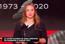 Sara Forestier rend hommage à Samuel Paty (détail) Sara Forestier rend hommage à Samuel Paty (détail)