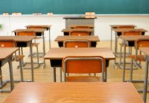 12 millions d’élèves reprennent le chemin de l’école dans une France confinée (détail) Coronavirus France en direct : 64 écoles, collèges et lycées fermés