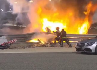 Accident de Romain Grosjean : Ces héros qui ont secouru le Français (VIDEO) Accident de Romain Grosjean : Ces héros qui ont secouru le Français (VIDEO)