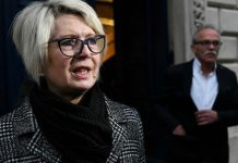 Affaire Daval : la mère d’Alexia souhaite un « bon séjour en prison » à l’accusé Affaire Daval : la mère d’Alexia souhaite un « bon séjour en prison » à l’accusé