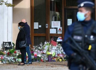 Attentat de Conflans : trois nouveaux suspects en garde à vue (détail) Attentat de Conflans : trois nouveaux suspects en garde à vue (détail)