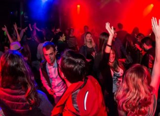Confinement en France : une situation « insupportable » pour les discothèques de Vendée Confinement en France : une situation "insupportable" pour les discothèques de Vendée