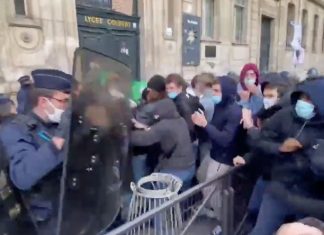 Coronavirus France : des blocages dans plusieurs lycées pour demander un protocole sanitaire plus strict Coronavirus France : des blocages dans plusieurs lycées pour demander un protocole sanitaire plus strict