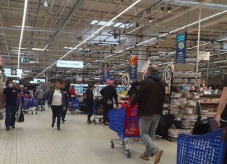 Covid-19 : que sont les rayons « non-essentiels » des grandes surfaces qui doivent fermer ? (détail) Covid-19 : que sont les rayons "non-essentiels" des grandes surfaces qui doivent fermer ? (détail)