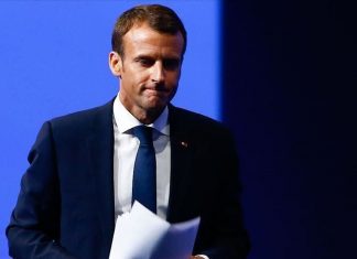 « Tu me manques »: Ce SMS séducteur d’Emmanuel Macron à à Jean-François Copé "Tu me manques": Ce SMS séducteur d'Emmanuel Macron à à Jean-François Copé