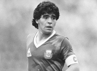 L’hommage ému de Cristiano Ronaldo à Maradona L’hommage ému de Cristiano Ronaldo à Diego Maradon