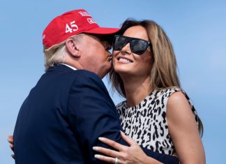 Melania Trump sort du silence : «Les Américains méritent des élections justes» Melania Trump sort du silence : «Les Américains méritent des élections justes»
