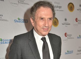 Michel Drucker se confie sur ses lourdes opérations du cœur (détail) Michel Drucker se confie sur ses lourdes opérations du cœur (détail)