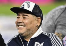 Mort de Diego Maradona EN DIRECT : le génie du ballon rond est mort d’une crise cardiaque Mort de Diego Maradona EN DIRECT : le génie du ballon rond est mort d'une crise cardiaque