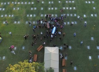 Mort de Diego Maradona : un employé funéraire fait un selfie choquant avec la dépouille de l’ancien footballeur Mort de Diego Maradona : un employé funéraire fait un selfie choquant avec la dépouille de l’ancien footballeur