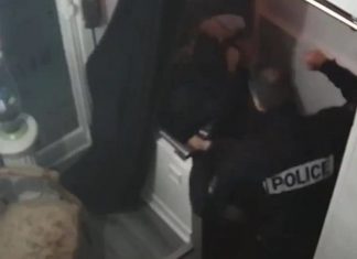 Producteur passé à tabac : Les quatre policiers en garde à vue (détail) Producteur passé à tabac : Les quatre policiers en garde à vue (détail)