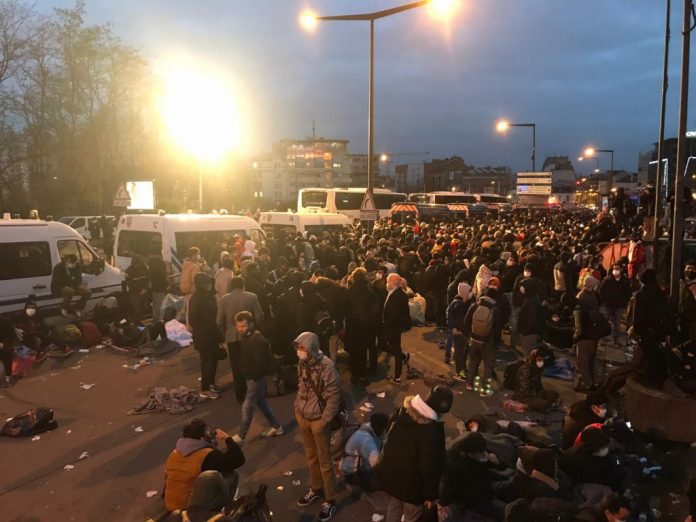 Un nouveau camp de migrants au coeur de Paris aussitôt démantelé (VIDEO)