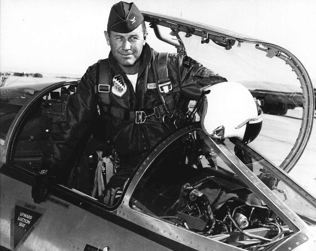 Chuck Yeager, pilote américain et légende de l'aviation, est mort à l'âge de 97 ans