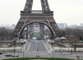 Reconfinement en France : trois hypothèses dont « un confinement serré » Reconfinement en France : trois hypothèses dont « un confinement serré »