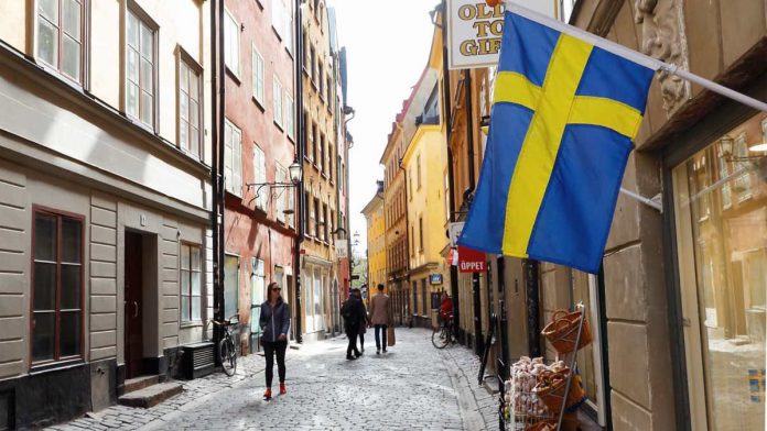 Coronavirus en Suède : le roi relance le débat sur 