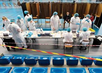 Coronavirus France en direct : quelques jours avant Noël, la ruée sur les tests a débuté Coronavirus France en direct : quelques jours avant Noël, la ruée sur les tests a débuté