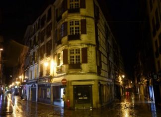 Reconfinement en France : rien ne sera décidé avant mercredi assure l’Élysée Reconfinement en France : rien ne sera décidé avant mercredi assure l’Élysée