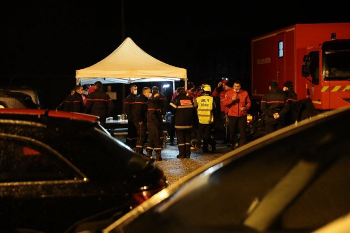 Crash d'un hélicoptère en Savoie: Emmanuel Macron rend hommage aux victimes
