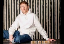 Eddy de Pretto annonce une tournée des zéniths de France en 2021/2022 ! (détail) Eddy de Pretto annonce une tournée des zéniths de France en 2021/2022 ! (détail)