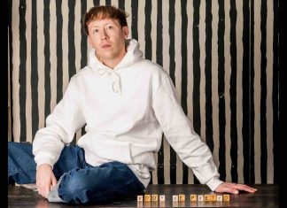 Eddy de Pretto annonce une tournée des zéniths de France en 2021/2022 ! (détail) Eddy de Pretto annonce une tournée des zéniths de France en 2021/2022 ! (détail)