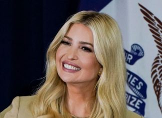 Ivanka Trump fait poser ses enfants avec des armes à feu, mais pas pour les bonnes raisons Ivanka Trump fait poser ses enfants avec des armes à feu, mais pas pour les bonnes raisons