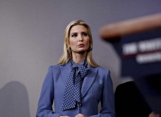 Ivanka Trump se lance dans l’écriture d’un livre (détail) Ivanka Trump se lance dans l’écriture d’un livre (détail)