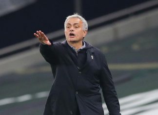 José Mourinho déplore l’attitude de ses joueurs (détail) José Mourinho déplore l'attitude de ses joueurs (détail)
