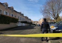 Meurtre à Yvelines : une femme se dit « possédée » et tue son neveu la nuit de Noël Meurtre à Yvelines : une femme se dit "possédée" et tue son neveu la nuit de Noël