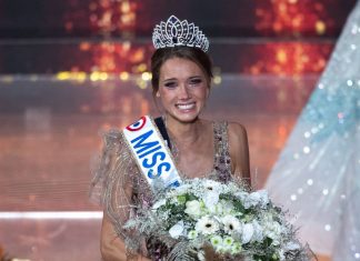 Miss France 2021 : Amandine Petit apporte son soutien à sa 1ère dauphine Miss France 2021 : Amandine Petit apporte son soutien à sa 1ère dauphine