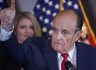 Rudy Giuliani, avocat de Trump positif au COVID-19 (détail) Rudy Giuliani, avocat de Trump positif au COVID-19 (détail)